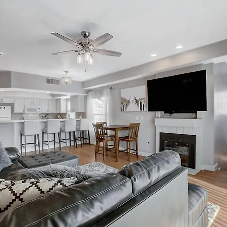 Gated 2Bd Condo Near Summerlin!